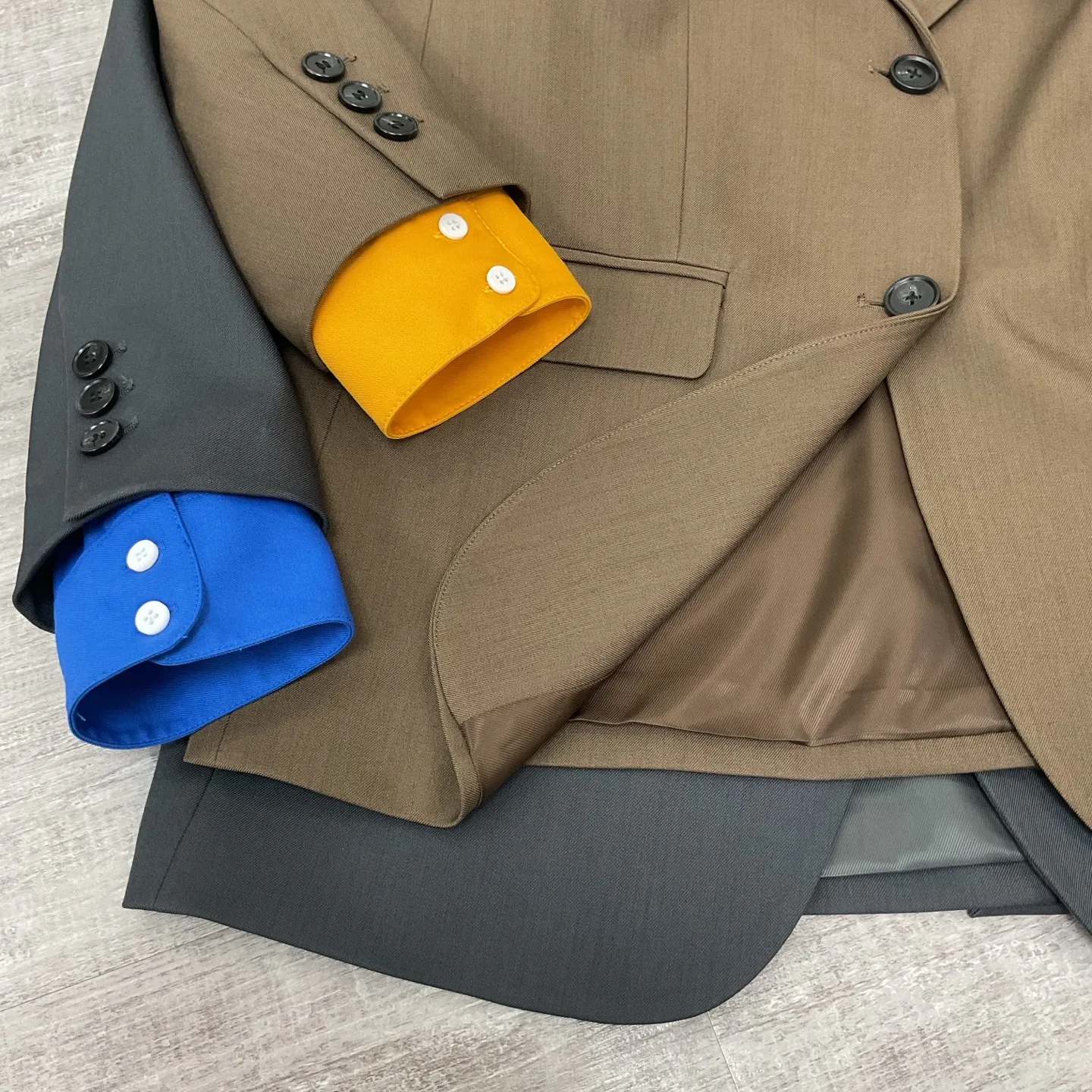 Autumn/Winter New Arrival: Stylish Color-Block Sleeve Oversized BlazerNO.29