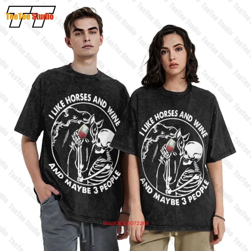 الهيكل العظمي أحب الخيول والنبيذ ربما 3 أشخاص خمر المتضخم تي شيرت المحملة ELY1