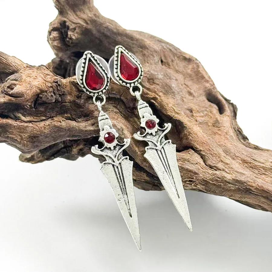 

DIY accessories Cross-border new retro dark gothic stud earrings personalized inlaid ruby ear jewelry