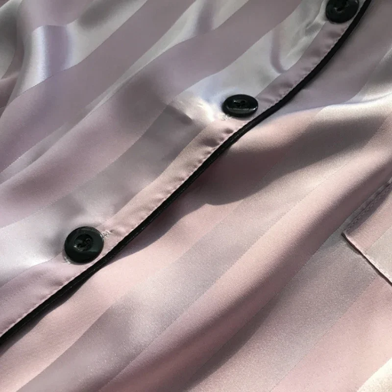 1 ชุดผู้หญิง Elegant Lounge ชุด PLUS ขนาดซาตินลายปุ่มเสื้อแขนสั้นและกางเกงชุดนอน