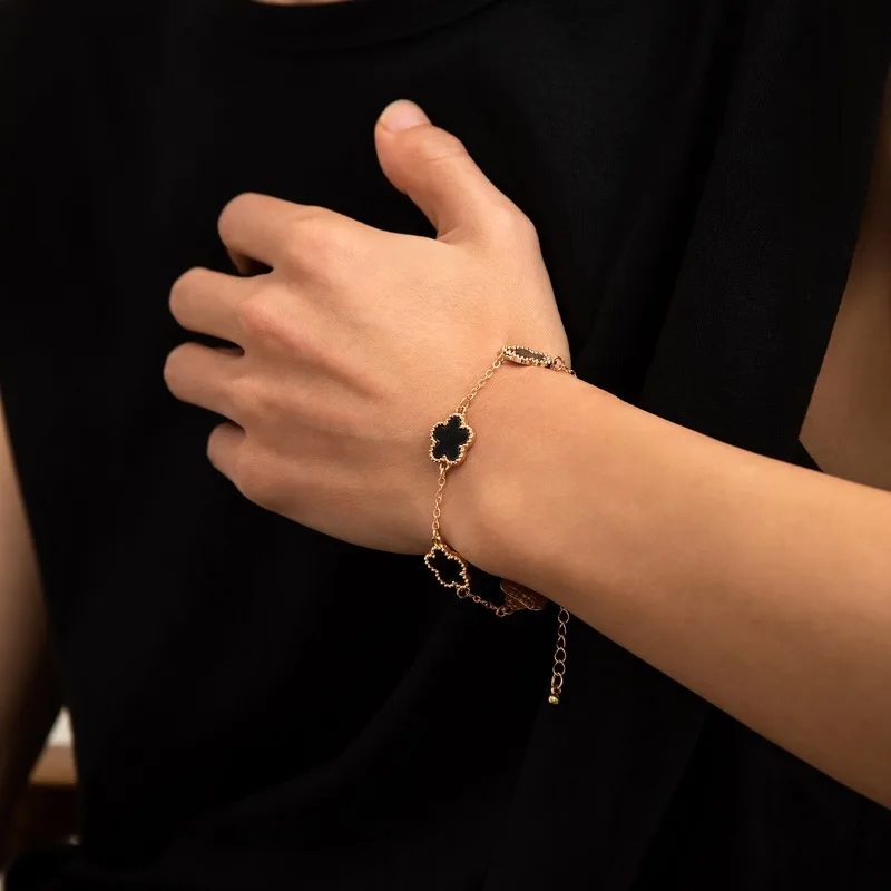 3-teiliges Set mit vergoldeter fünfblättriger Blume, Halskette, Ohrringe, Armband, Schmuckset für Damen, Mode, Party, Schmuck, Alltagskleidung, Geschenk