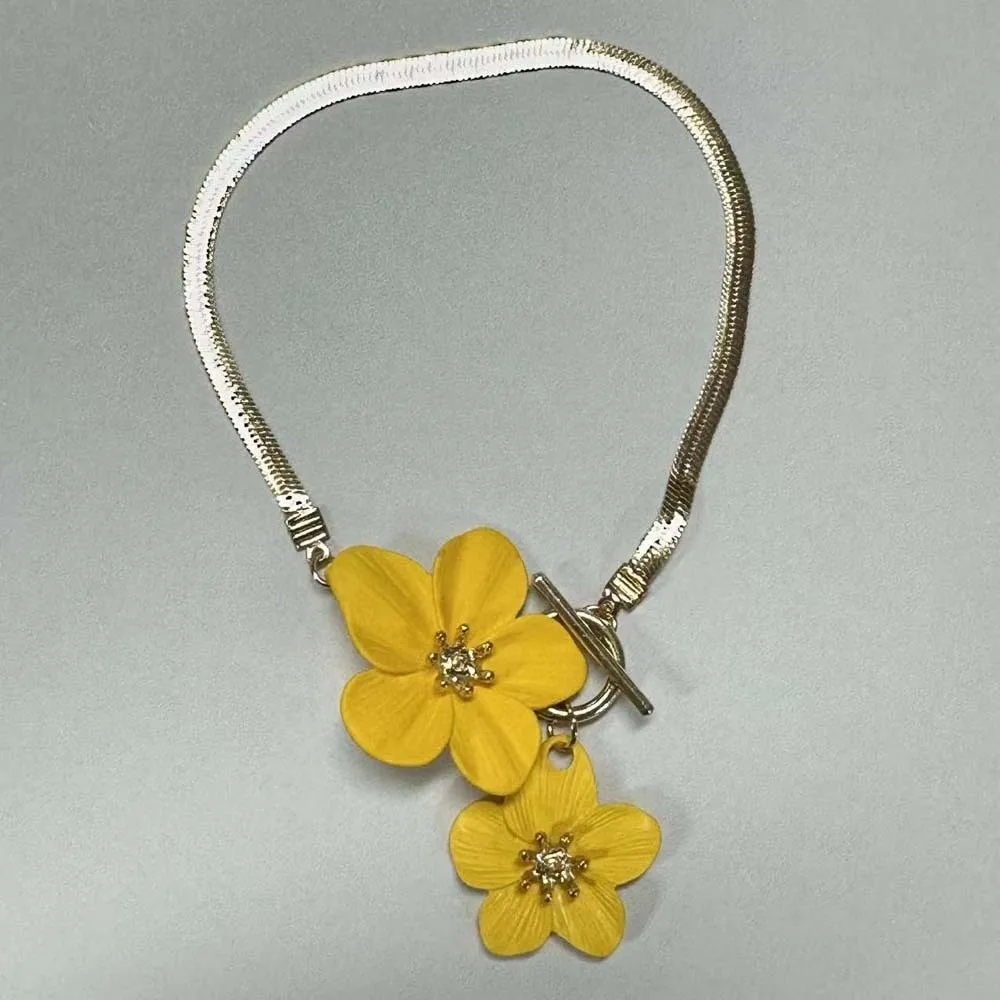 Adjustable Flower Pendant Anklet Golden with OT Buckle Oil-Dripped Foot Chain Vibrant Floral Bohemian Style Beach Jewelry Girl