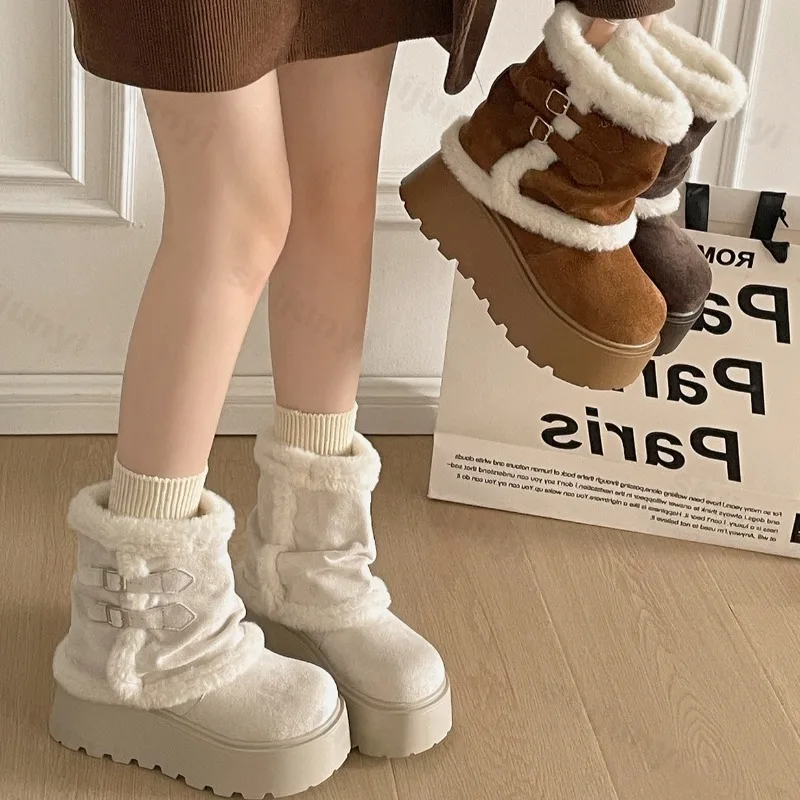 النساء أحذية الثلوج 2025 الشتاء منصة مكتنزة الرجعية الدافئة أفخم أحذية قطنية موضة عدم الانزلاق في الهواء الطلق حذاء من الجلد بوتاس Mujer