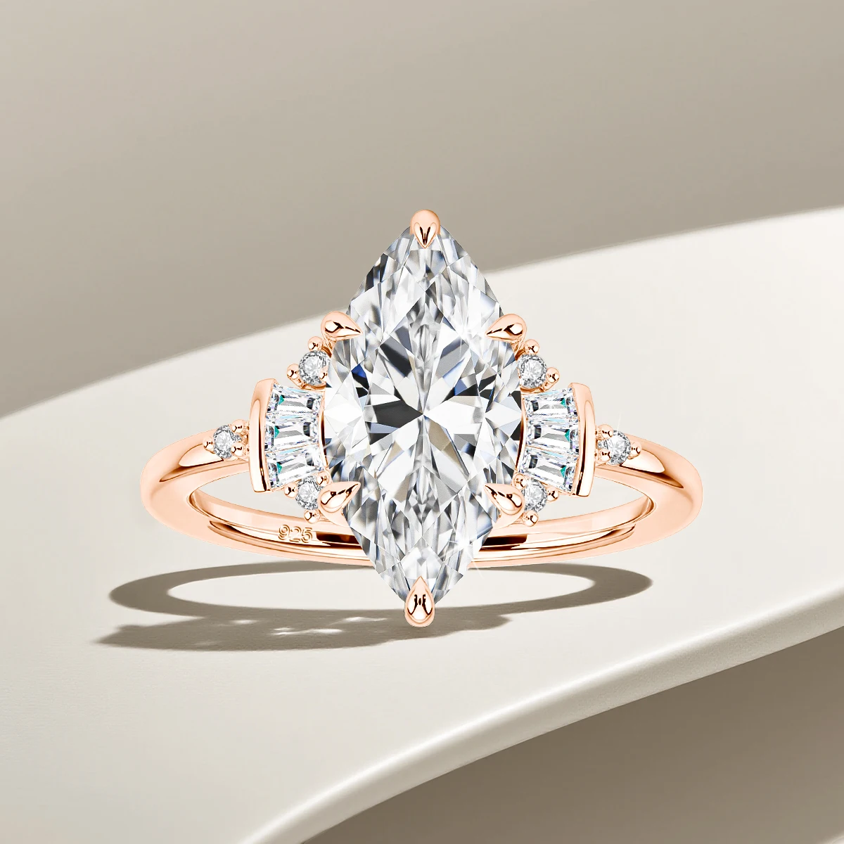 Luxuriöser Designer-Verlobungsring mit 3 Karat 7*14mm Marquise-Moissanit, Laborgezüchteter Diamantschmuck für Frauen, Hochzeitsgeschenk mit Zertifikat – Detail 6