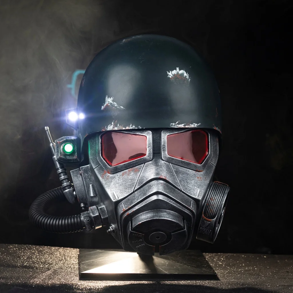 

Xcoser Game Fall out 4 NCR Veteran Ranger Helmet Cosplay Prop LED Light Resin Replicas