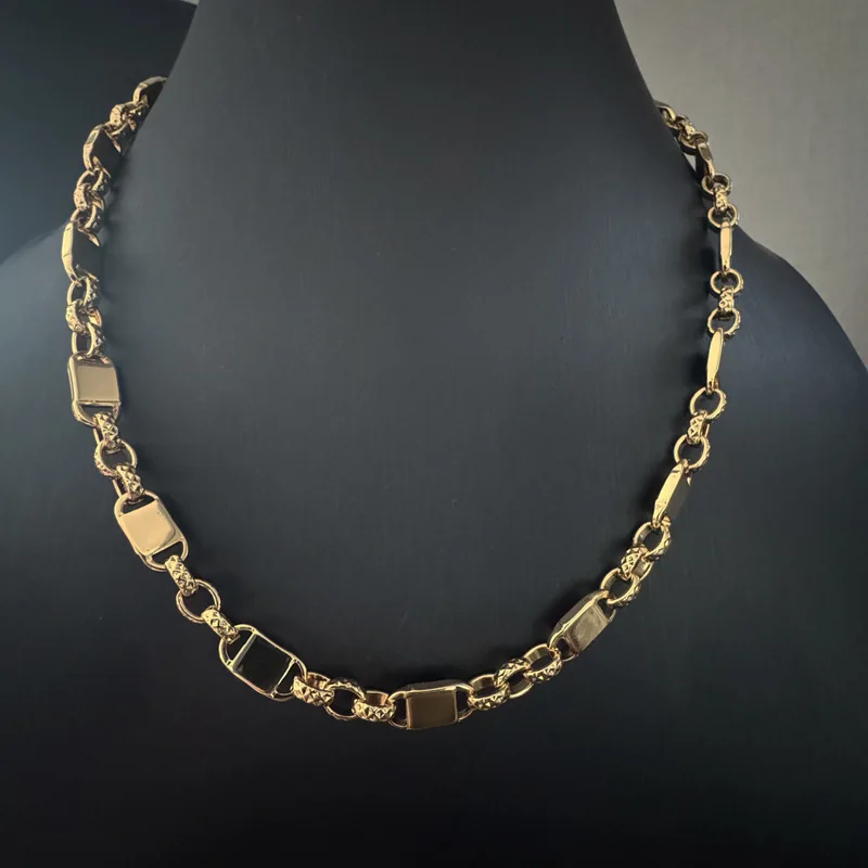 

Metallic Style Pendant Necklace - Fashionable, Versatile, Elegant Jewelry Gift for Cross-Border Sales, Light Luxury