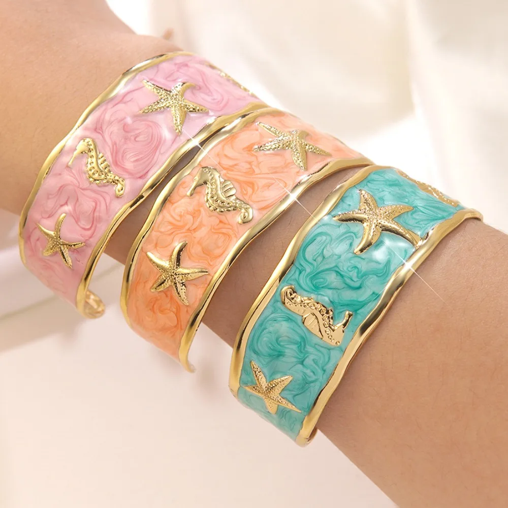 Luxury Trendy Colorful Pastel Swirl Enamel Gold Tone Starfish Seahorse Embossed Open Bangle for Women Wide Cuff Bracelet Jewelry