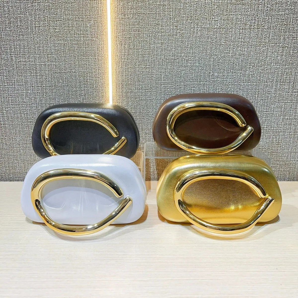 الذهب صندوق إغلاق معدني حقيبة صغيرة المرأة مساء حفل زفاف لطيف محفظة حقيبة حقائب اليد أحمر داكن أبيض 2025 ربيع موضة جديدة Ins #4