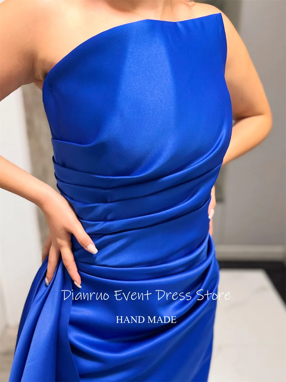 Dianruo ブルーシャーリングボディスイブニングドレスストラップレスサテンローブドソワレファムノースリーブレースアップバックプロムドレスカスタマイズ