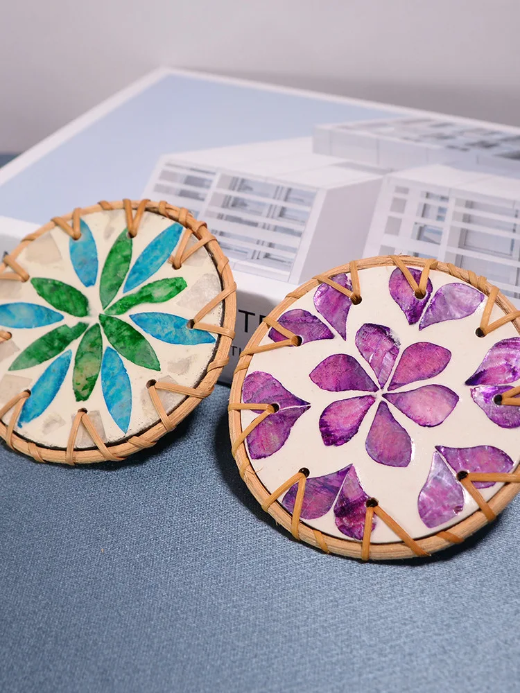base-para-copo-decorativa-de-madeira-pintada-a-mao-resistente-ao-calor-estilo-campestre-com-padrao-floral-criativo