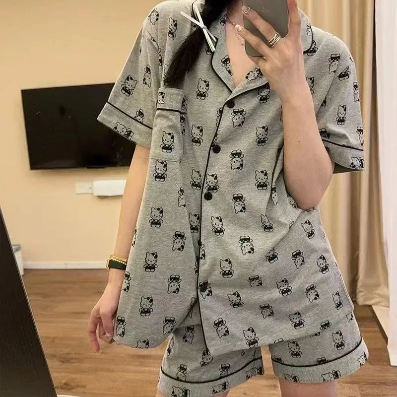 

New Hello Kitty women's loungewear set, summer short-sleeved shorts, pure cotton two-piece set, cartoon Hello Kitty pajamas.