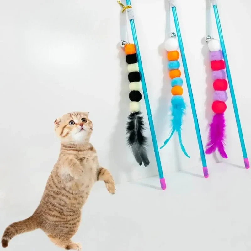 Ausziehbarer Katzen-Teaser-Zauberstab mit Federn, Glocken, bunten Bällen, interaktives Kätzchenspielzeug für verspielte Katzen, flauschiges Fell, sicheres Material B
