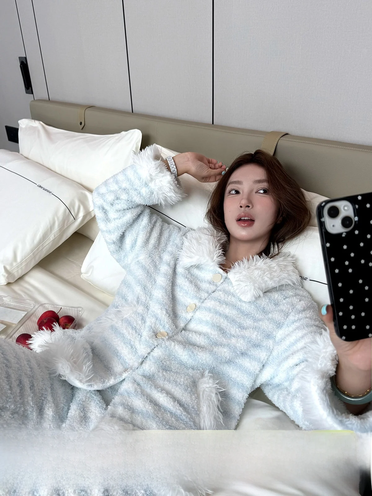 joycebra-thiened-flannel-pajamas-women's-winter-spwear-with-fur-collar-sweet-home-clothes-set-long-sve-button-closure