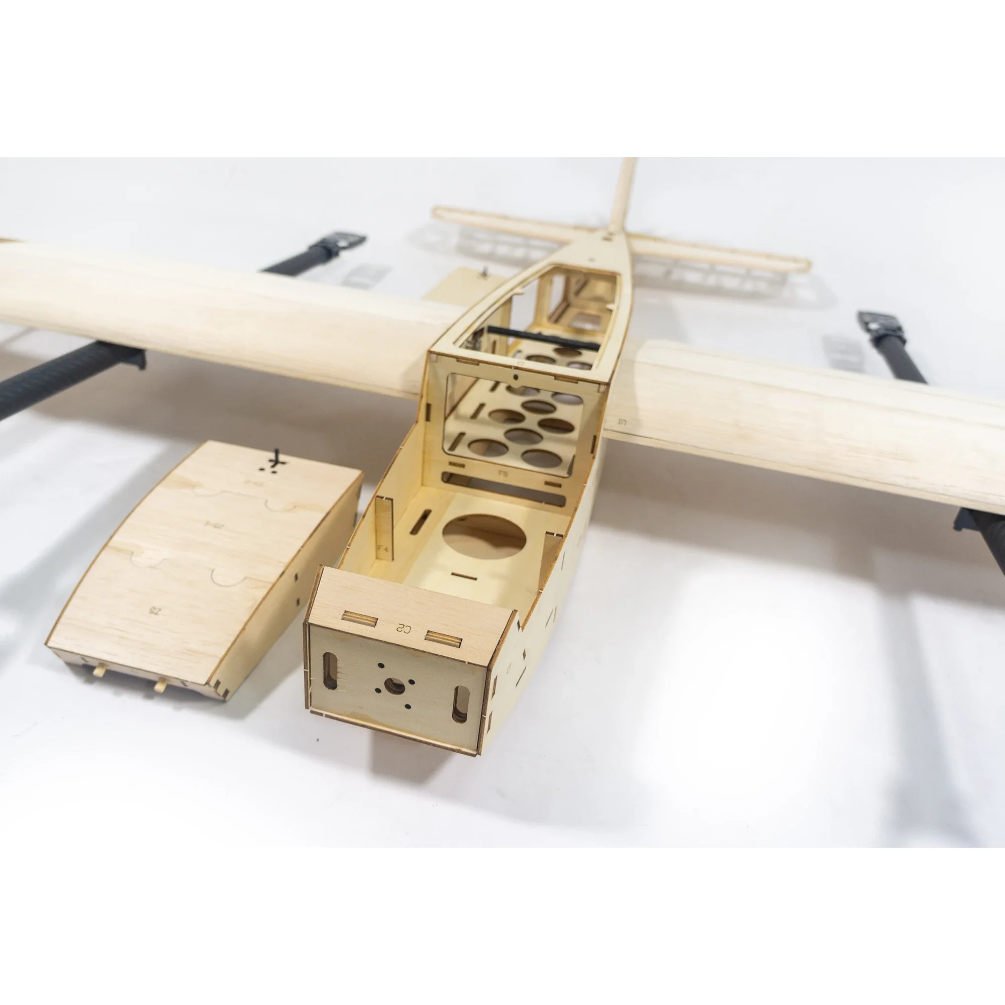 DW Hobby QA418 1,8M Balsa VTOL Bausatz – Starrflügel-UAV mit Motorhalterungen für FPV-Kartierung – Detail 11