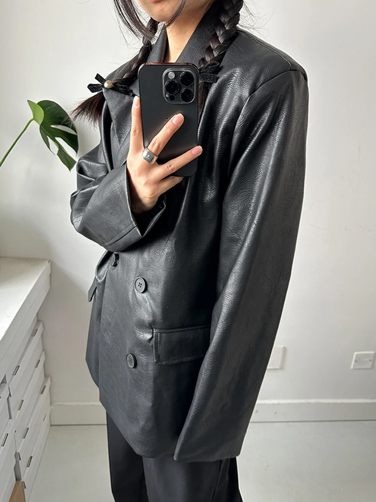 [EAM] Black Pocket Big Size Casual PU Leather Jacket New Lapel Long Sleeve Women Coat Fashion Tide Spring Autumn 2024 1DH5176