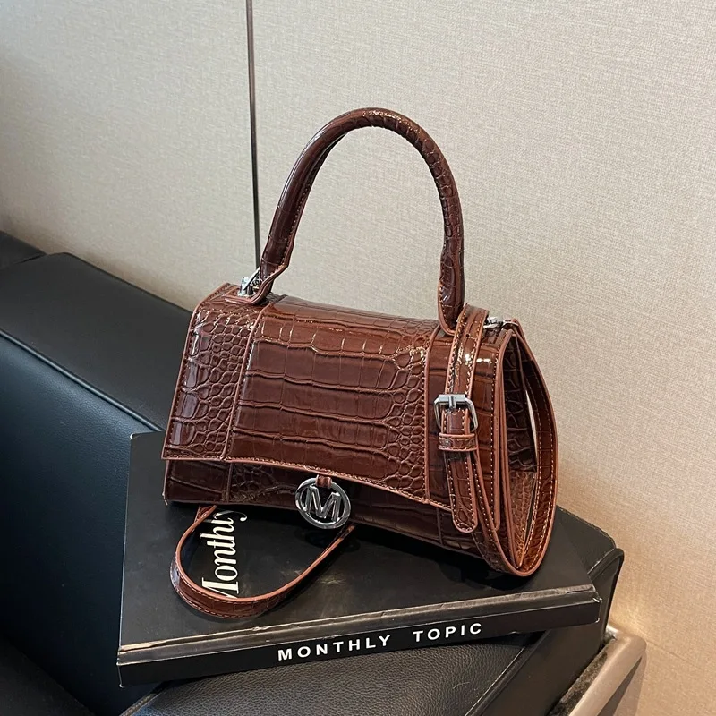 

​ Дизайнерская сумка «Песочные часы» 2025, женская сумка через плечо с текстурой крокодила, шикарный квадратный ремень на плечо, уникальная ​