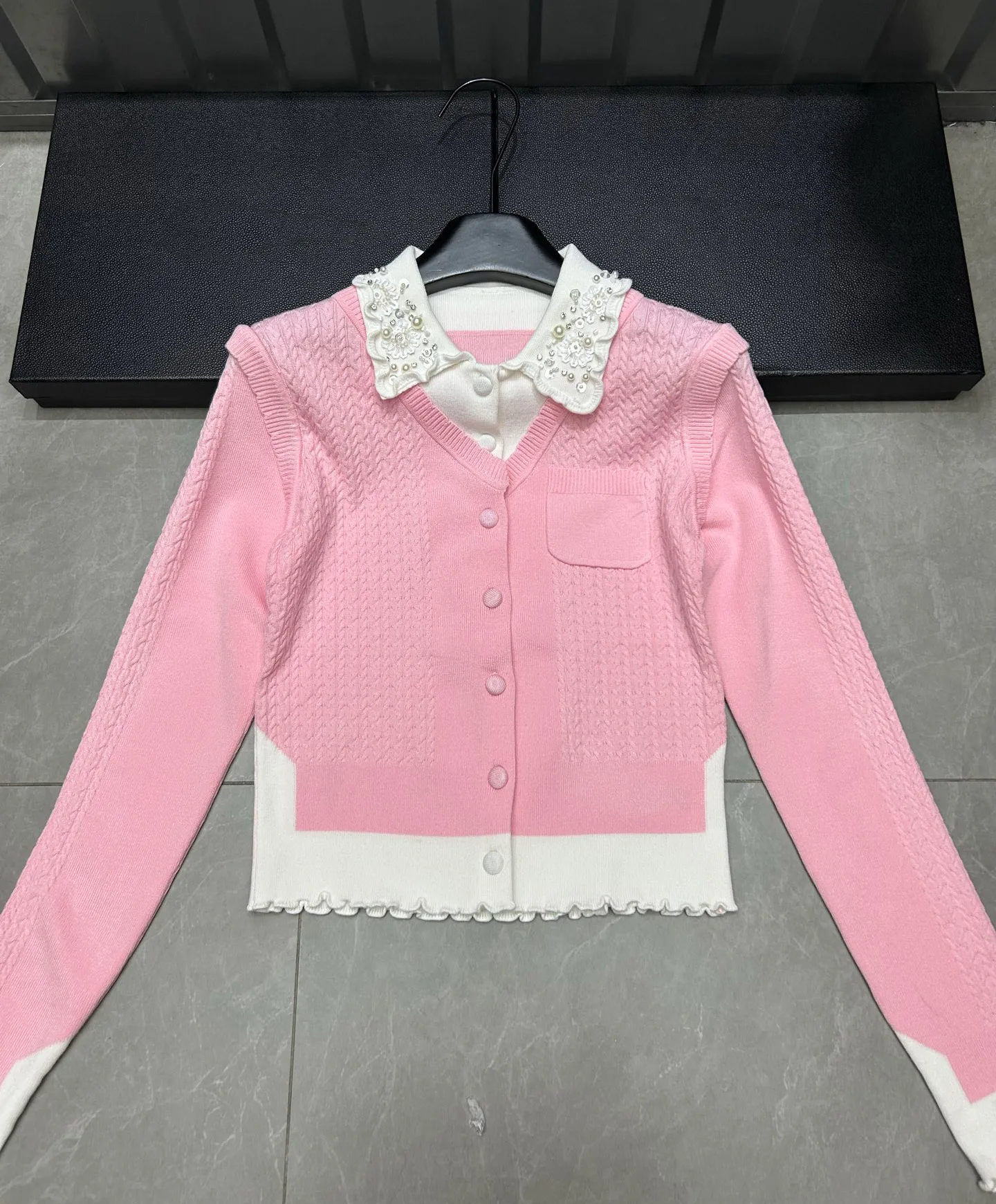 

Autumn Winter Knitted Cardigan Women Sweet Long Sleeve Fake Two Pieces Patchwork Csahmere Beading Sweater Jacket Knitwear N997