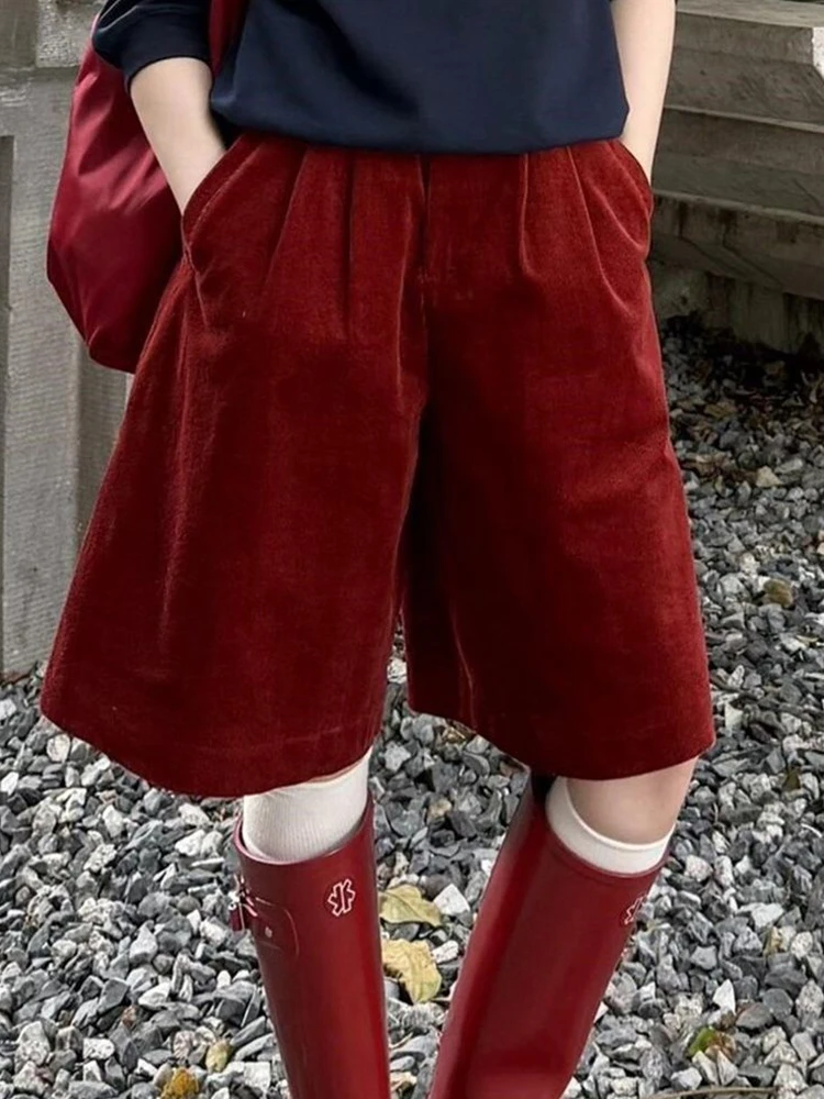 سراويل قصيرة حمراء كبيرة الحجم على الموضة الصينية الراقية سراويل فضفاضة ورقيقة سراويل خريفية للنساء