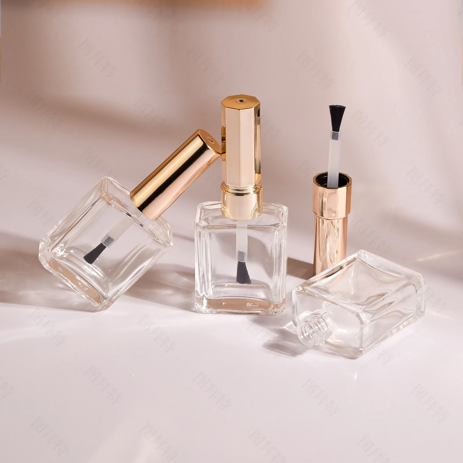 زجاجة طلاء الأظافر الزجاجية 20 مللي زجاجة فرشاة سعة كبيرة لتقوم بها بنفسك مقاومة للأشعة فوق البنفسجية حاوية غراء الأظافر زجاجات سوداء فارغة قابلة لإعادة الملء