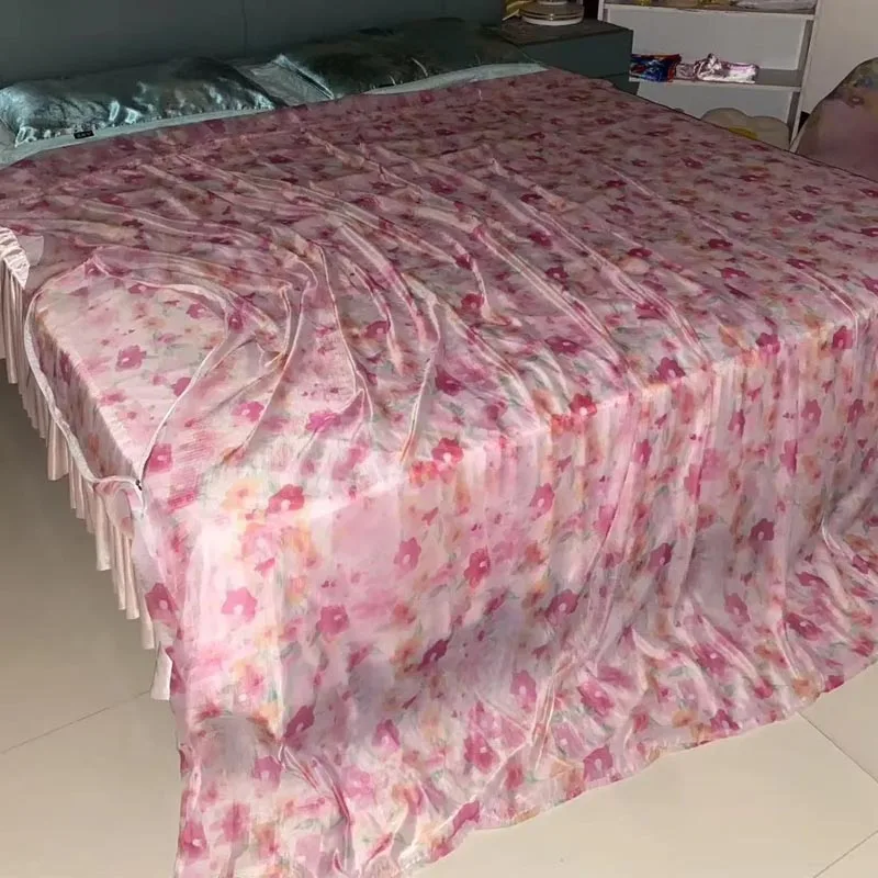 

2,3 м * 2 м Мягкий прозрачный блестящий шелковый тонкий пододеяльник с цветочным принтом Мягкий шелковистый сенсорный молния Пара FKK Большой размер Одиночный пододеяльник