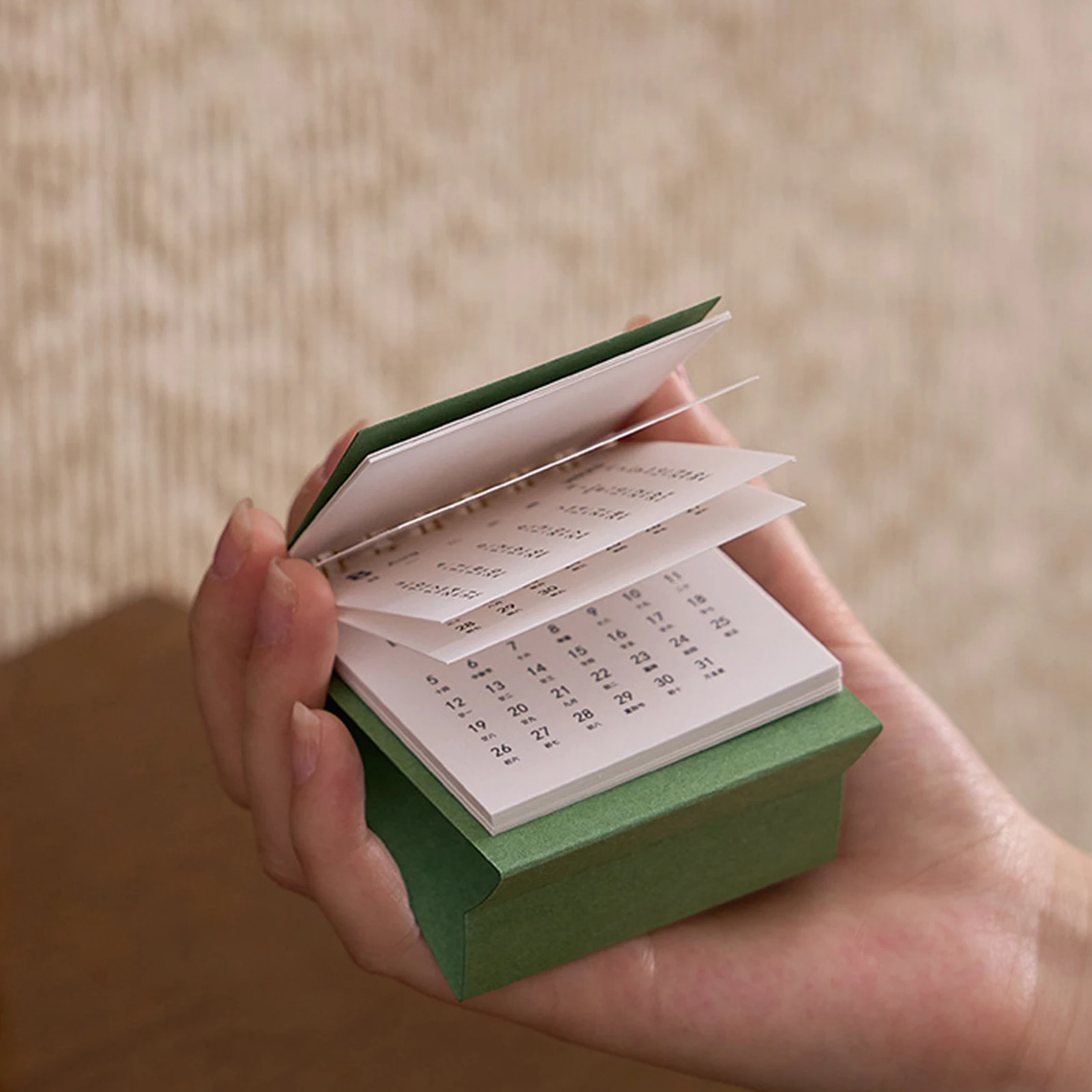 2026 Minimalist Mini Desk Calendar Simple Ins Style Portable Desktop Small Size Planner Check-in Office Home Decoration Gifts
