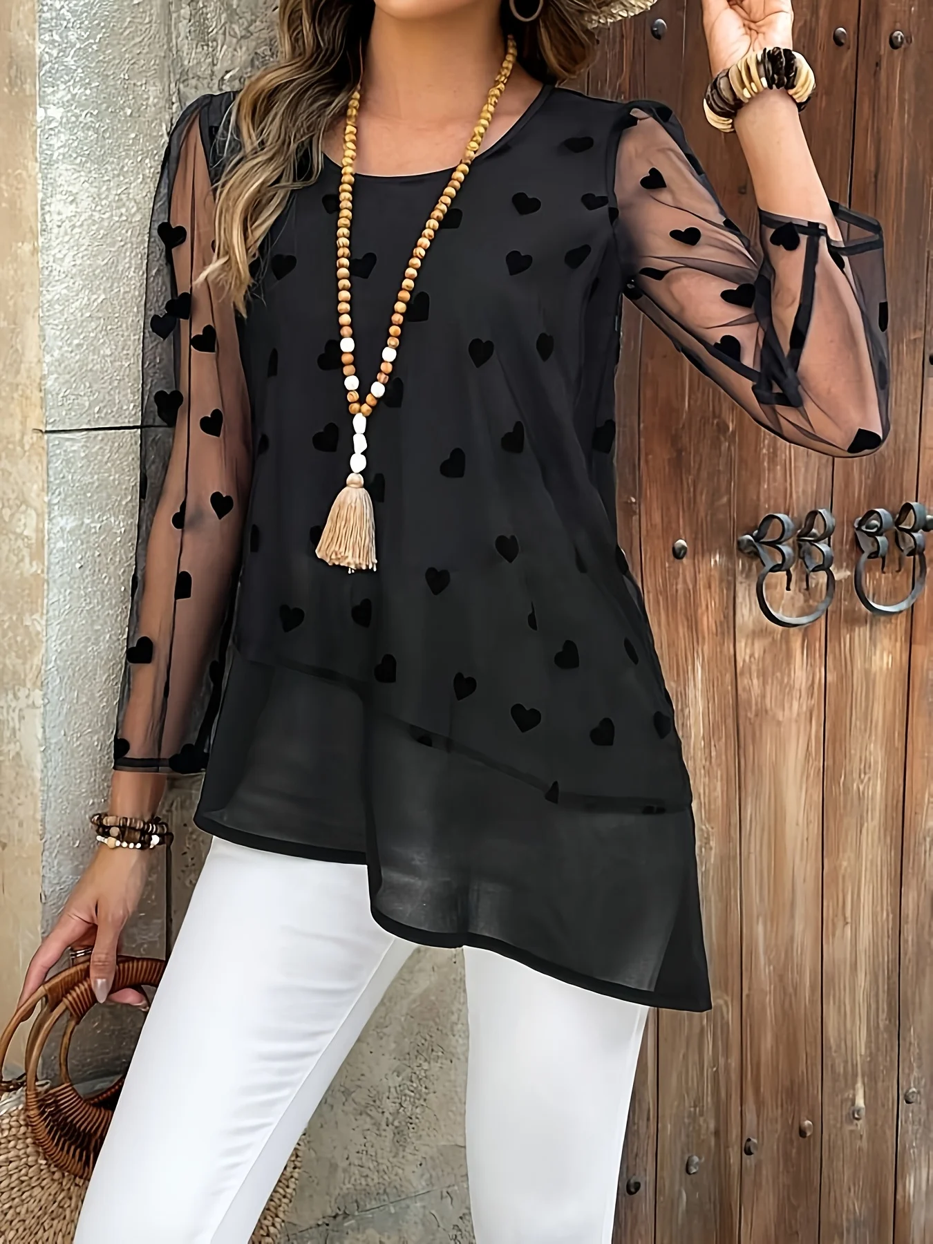 

New fashionable and elegant round neck irregular hem heart-shaped pattern top