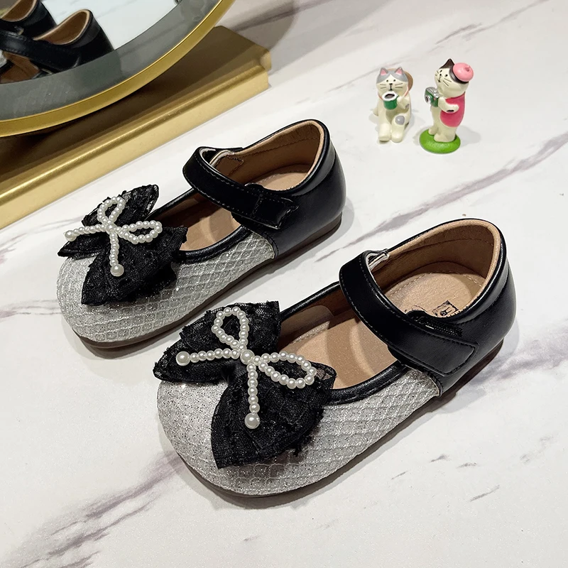 

Детские танцевальные туфли с милыми кружевными бантиками, плоские туфли для девочек в корейском стиле, новинка 2026 года, детские туфли-принцессы, милые, с бисером, мягкие