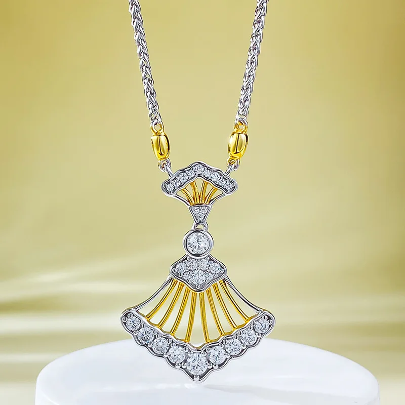 

The New S925 Silver Gold-plated Fan-shaped Necklace Pendant Is Fashionable, Personalized, and Versatile, Making It A Niche Item