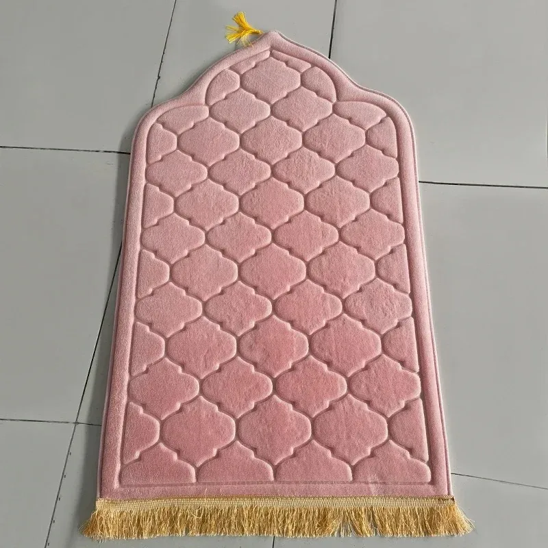 

1PC Non-slip Portable Flannel Carpet Prayer Mat Soft Travel Prayer Rug Worship Kneel Embossing Floor Carpets for Muslim Ramadan