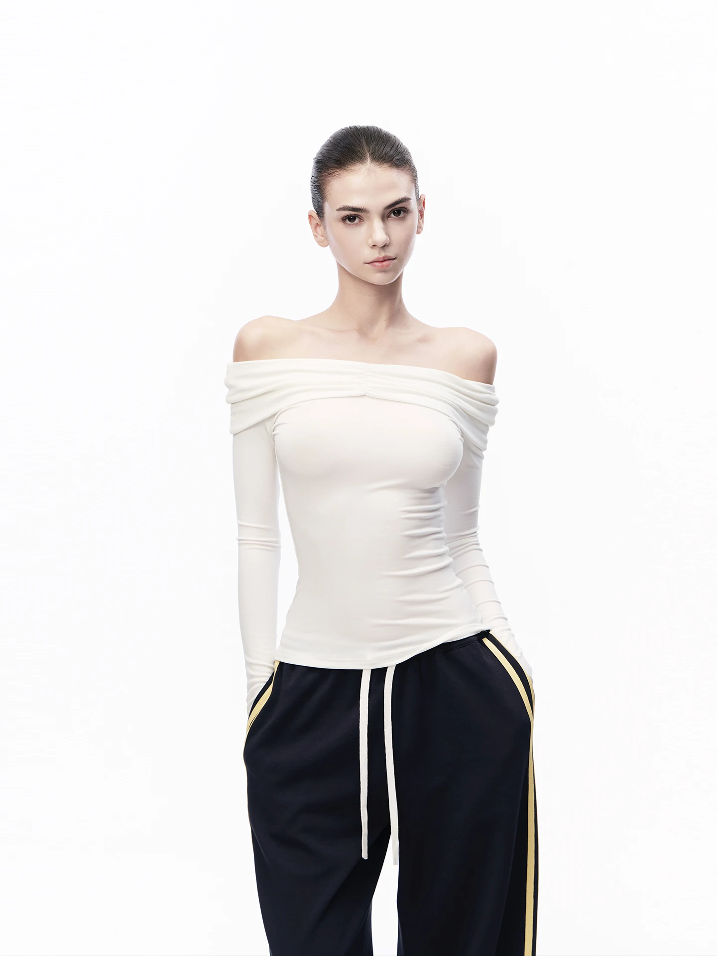 

JLAUNT White One-Shoulder Long Sleeve T-Shirt Women's Slimming Design Casual American Style Hot Girl Top Fashionable Basic