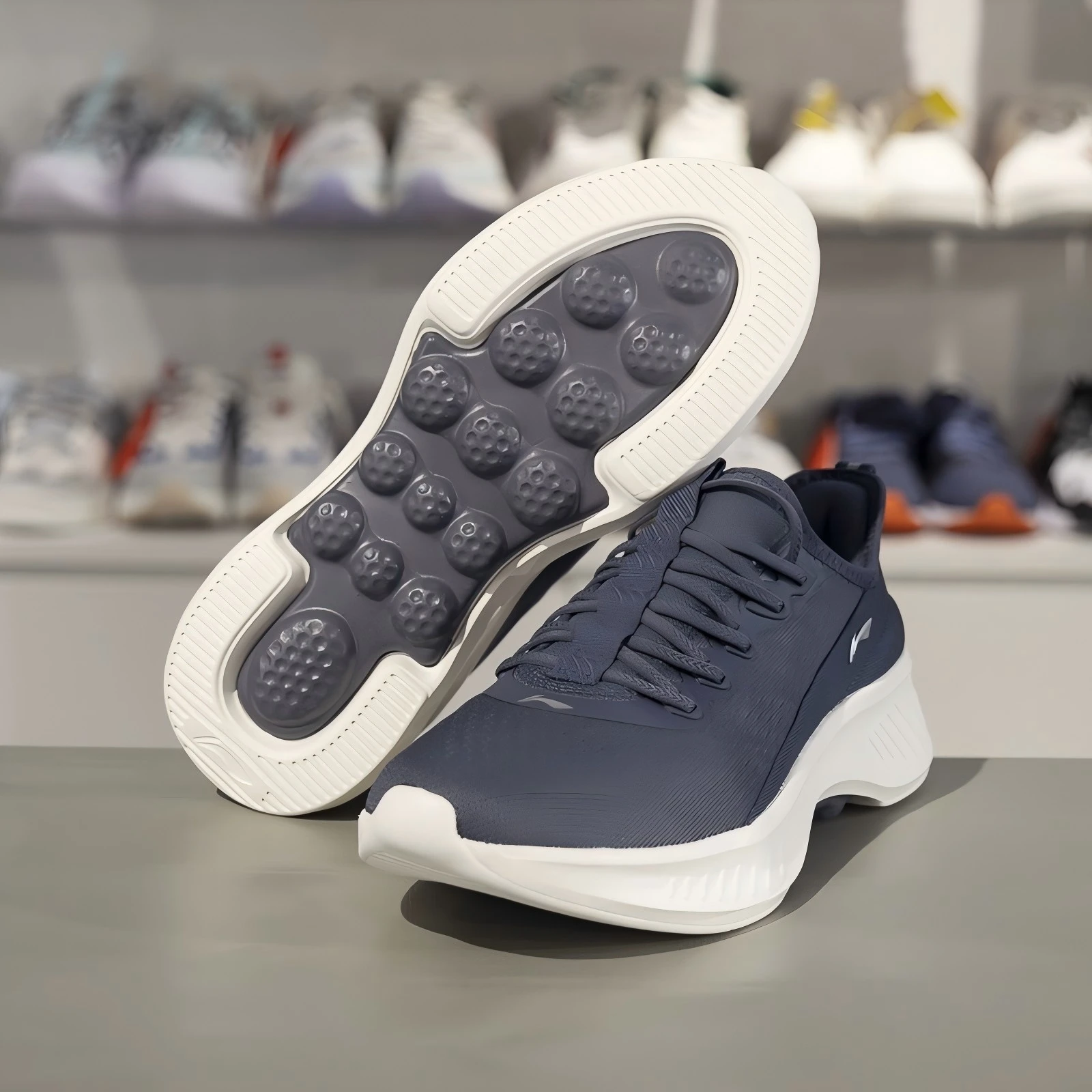 

LI-NING Men Walking ShoesSOFT ESSENTIAL V2 Lace-up Sports Sneakers shoes AGLV021