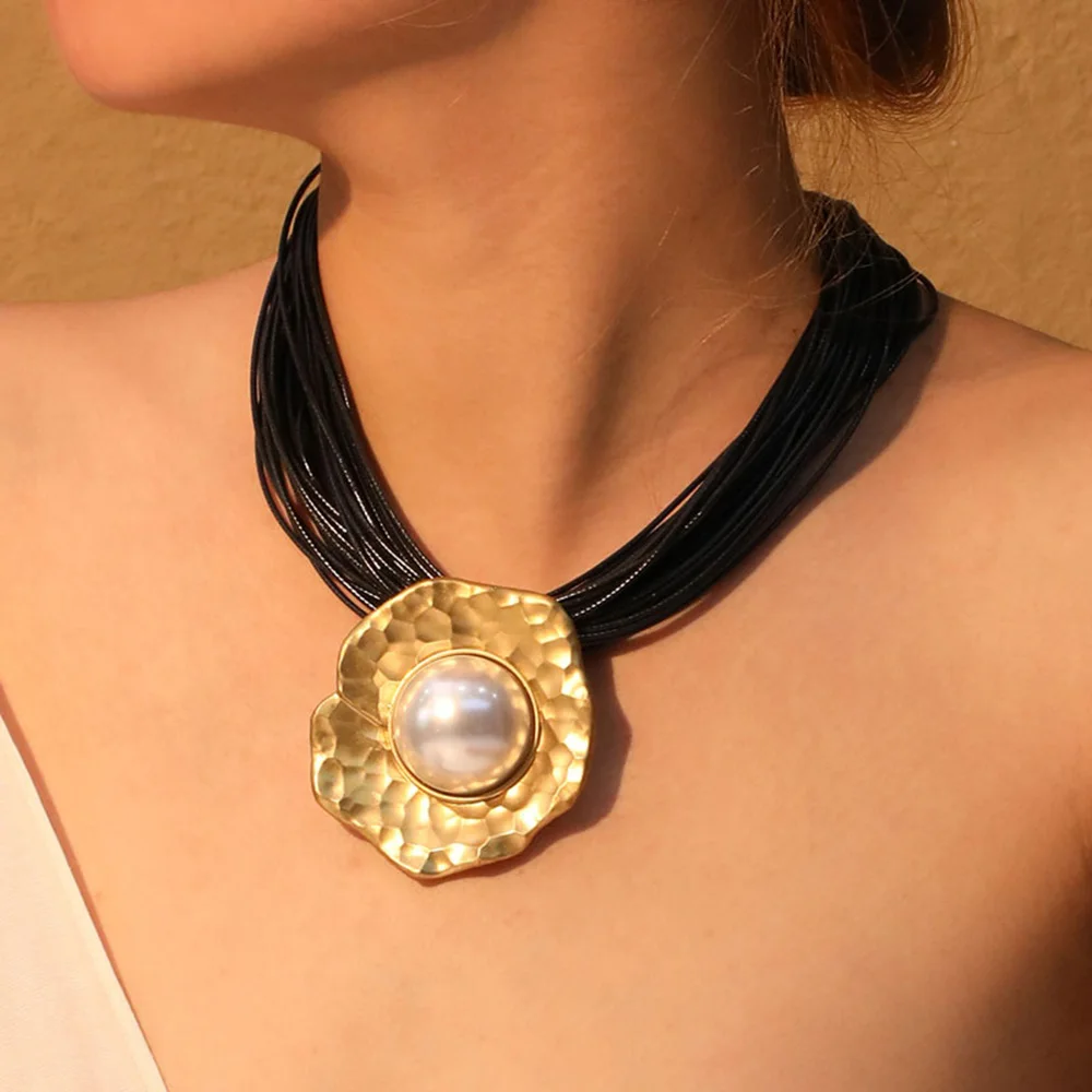 Statement Women\'s Necklace with Bling Geometry Pendant Girl Trendy Wedding Party Jewelry
