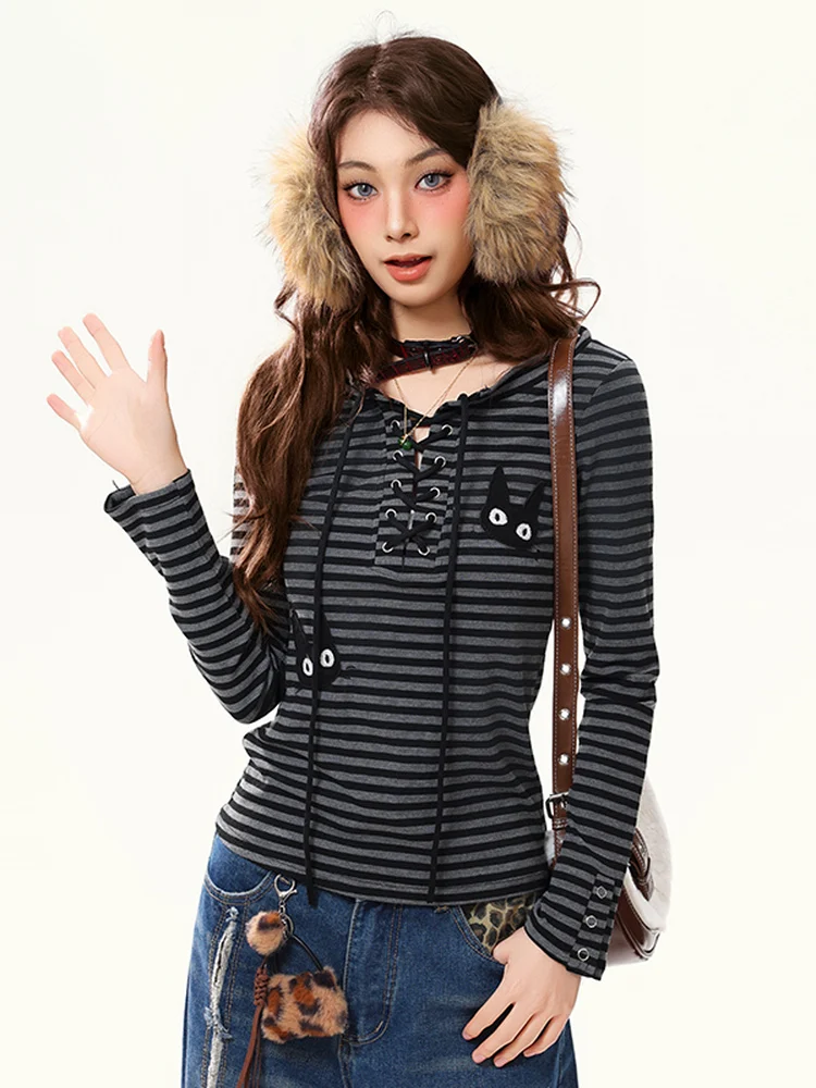 

PBB Fun Cartoon Embroidery Long Sve T-irt Women's Casual Striped Commute Early Spring Top Street Sle Universal Fit...