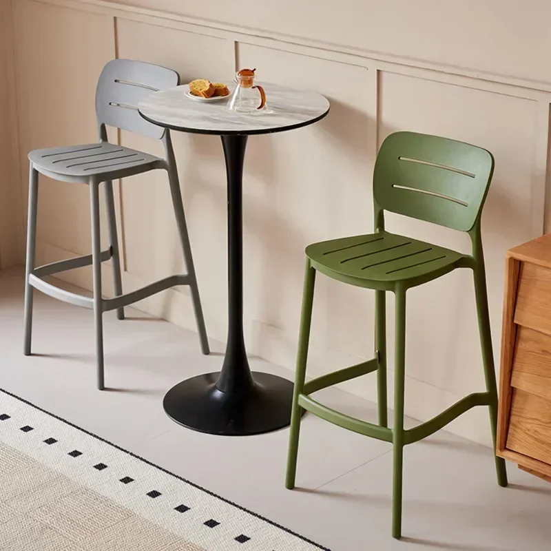 Nordic Designer Wohnzimmer Bar Stuhl moderne einfache leichte Luxus Coffeeshop Kunststoff Sitz stapelbare Outdoor-Hocker Möbel