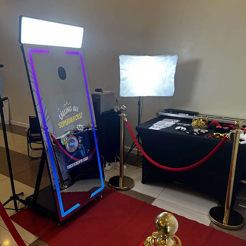 Przenośna fotobudka Magic Mirror ze światłem RGB z ekranem dotykowym Lustrzana fotobudka na wesele