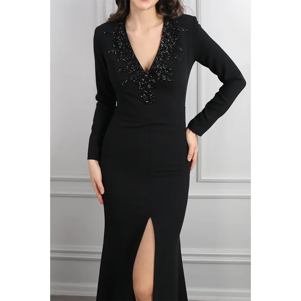 Customized Black V-Neck Long Evening Dresses Elegant Formal Occasion Prom Gowns Beading 2025 Floor Length Prom Dresses
