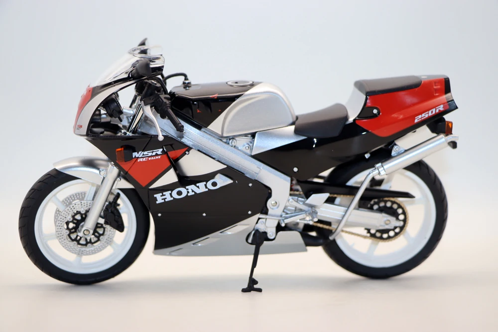 

НОВЫЙ Модель мотоцикла NSR250 в масштабе 1/12, литая под давлением, из сплава, для коллекции, в подарок