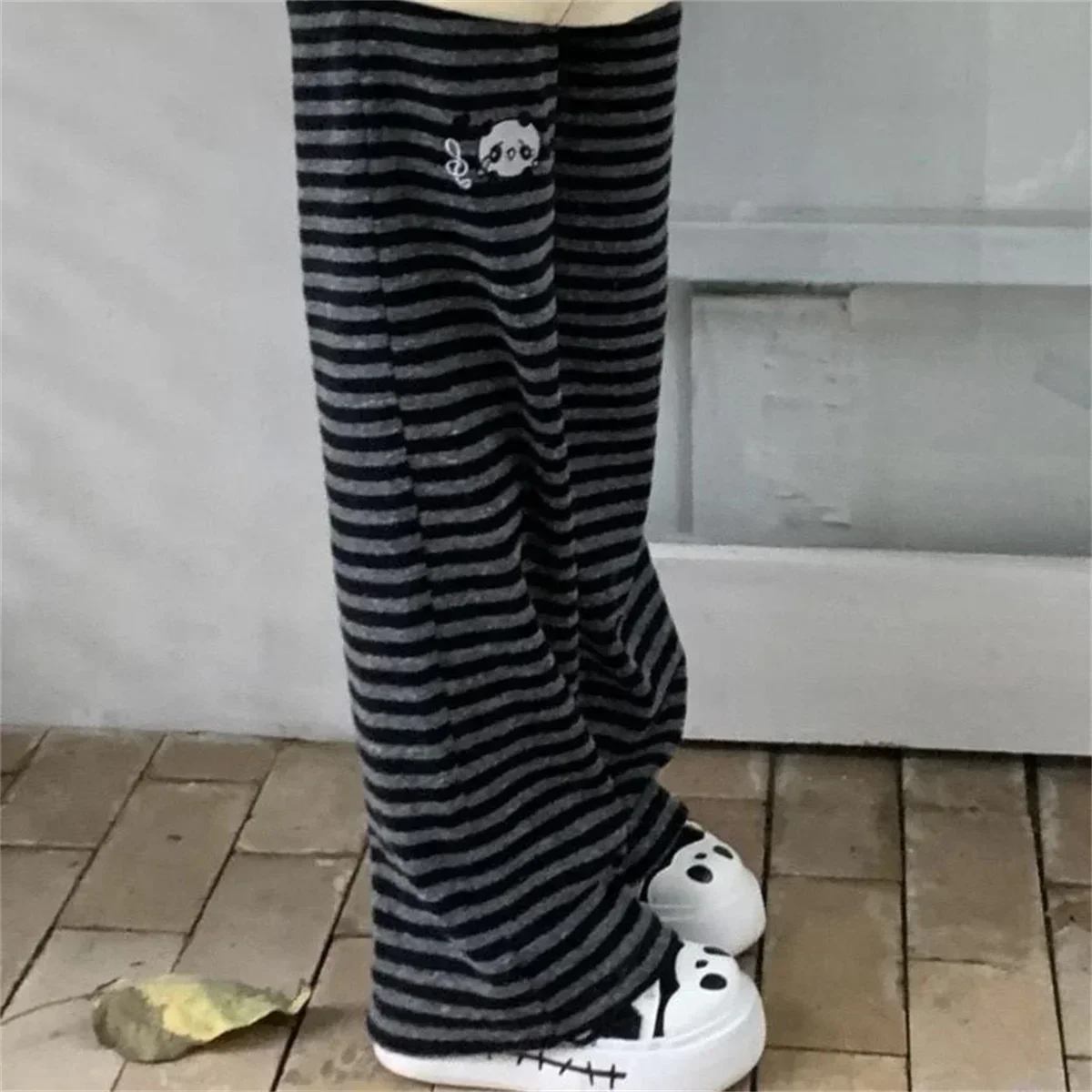 Japanische gestreifte Weite Hose Y2k Ästhetik Kawaii Cartoon Stickerei Gerade Hose Vintage Lässige Lose Hose für Damen – Detail 8