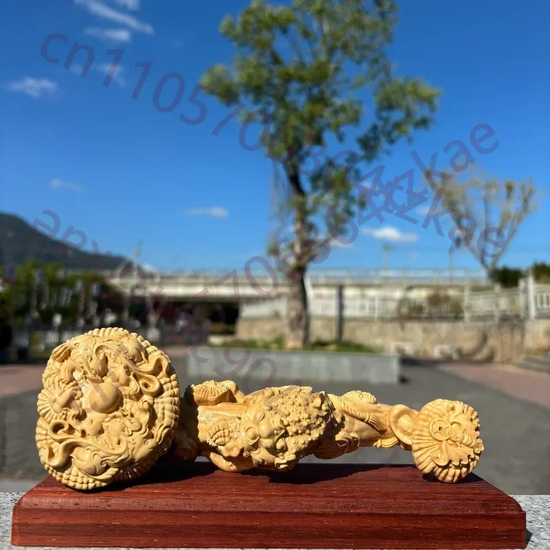 Hand-Carved Boxwood Toad & Ru Yi Sculpture - 7.9