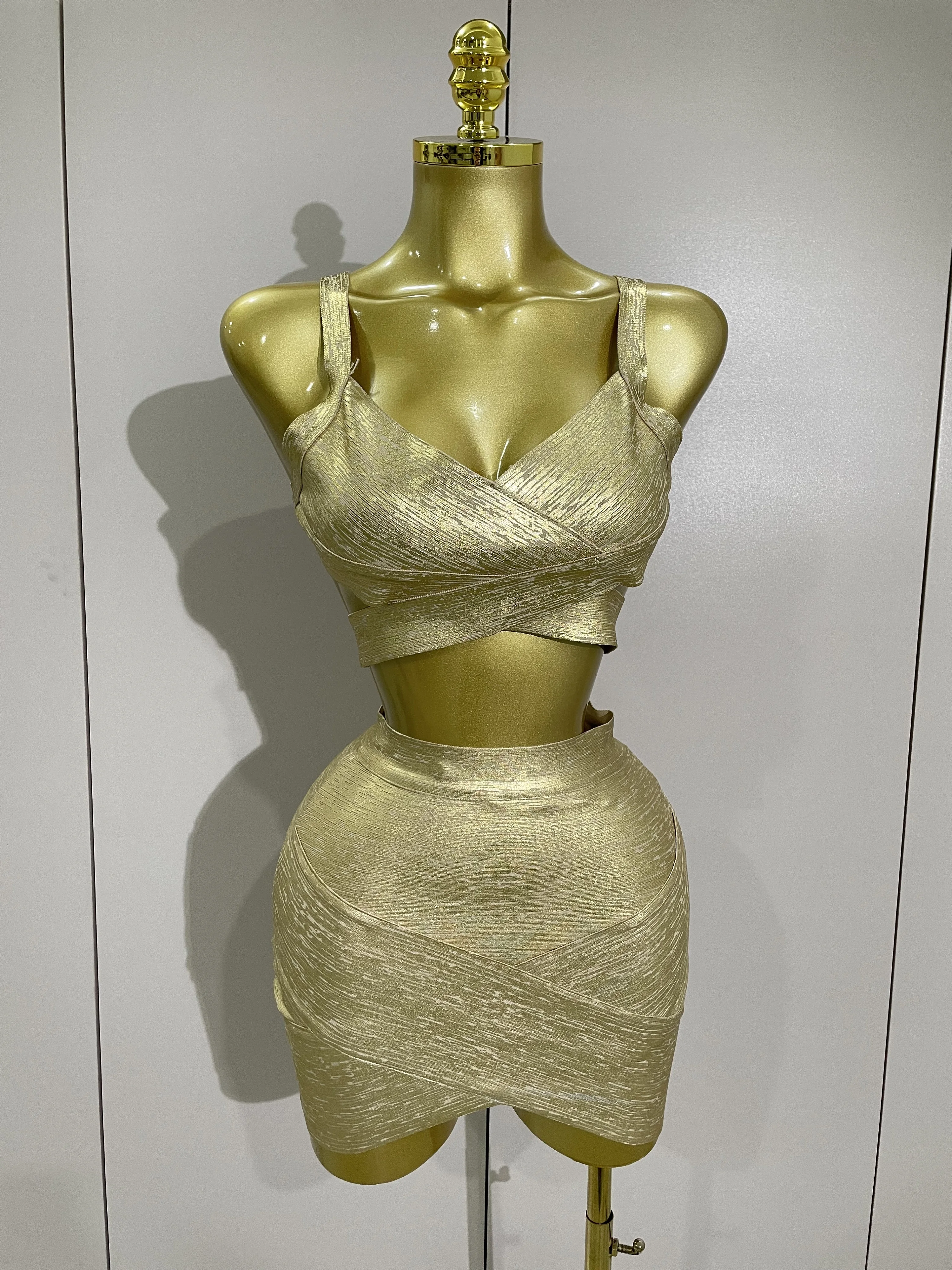 

2025 New Sexy V Neck Bronzing Gold Bandage Two Pieces Set Women Celebrity Evening Party Luxury Birthday Bodycon Skirt Suits