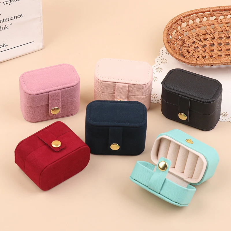 

Portable Jewelry Roll Bag-Mini Leather/Velvet Storage Organizer for Travel,Ring&Necklace Roll-Up Case with Display Window