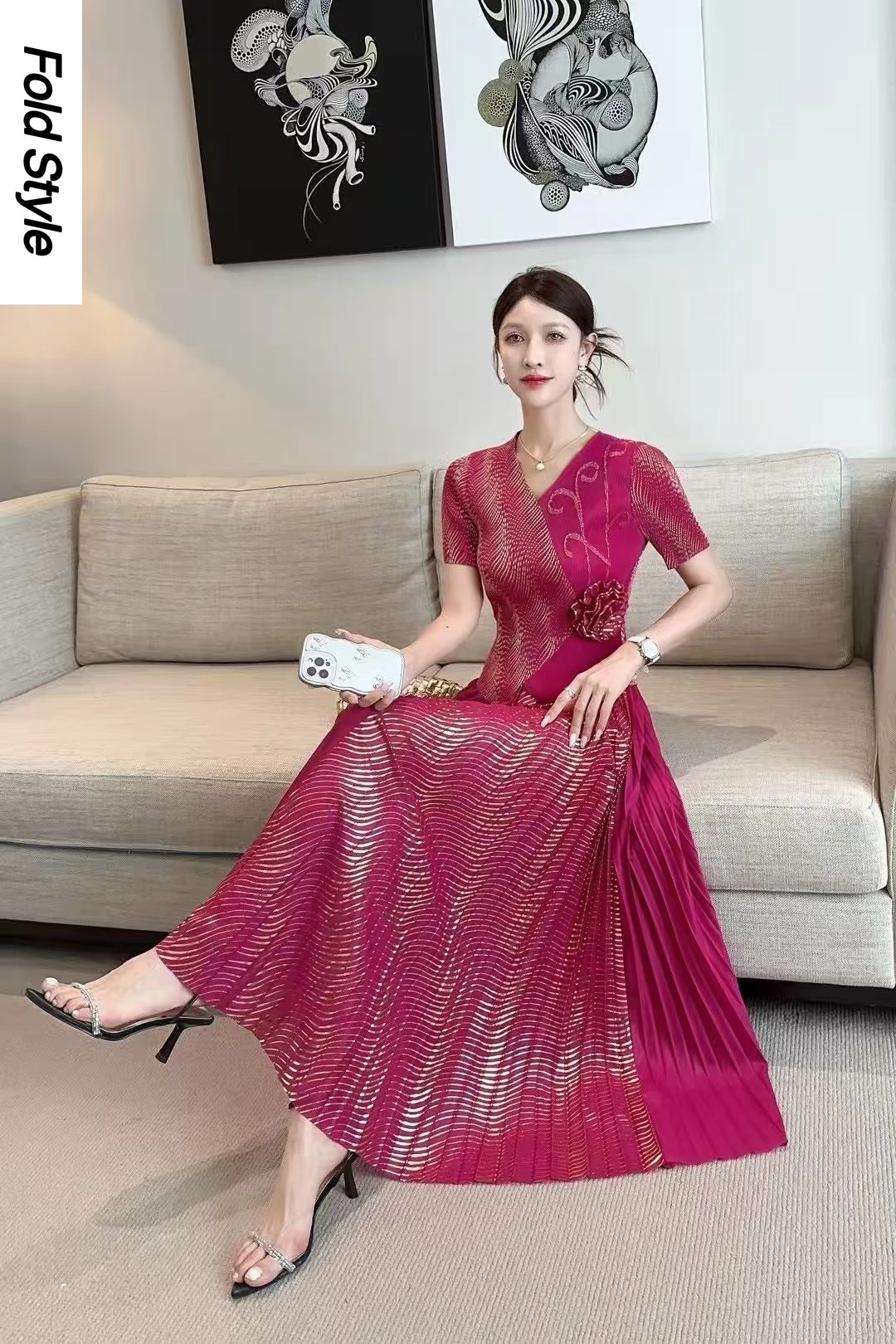 

Directly From The Manufacturer 2025 Summer New Three-dimensional Flower Pleats Bronzing Temperament Fashion Waist Women's Dress