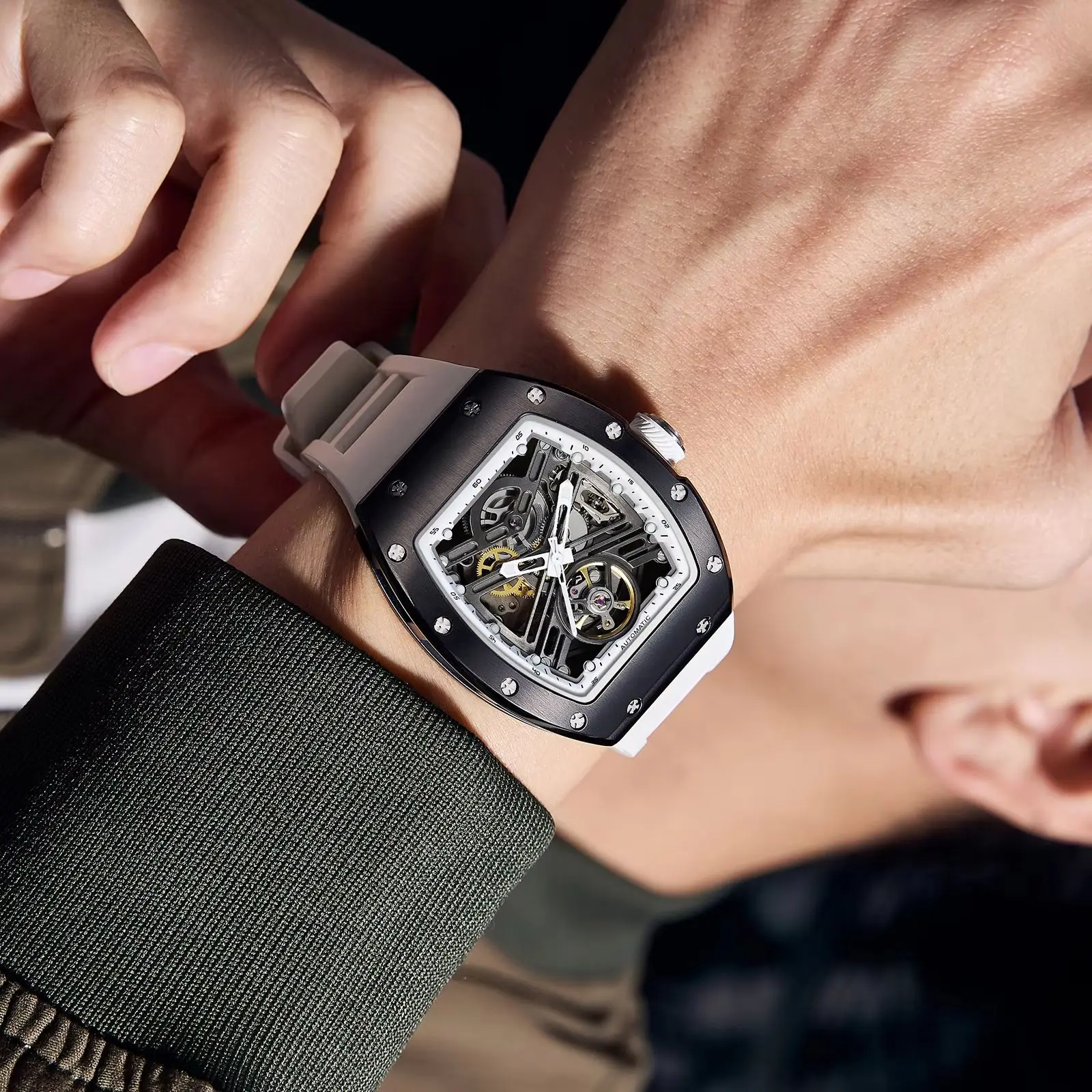 Luxury Design Automatic Mechanical Watch Waterproof Luminous Dragon Business Casual Wristwatch Carbon Fiber High-End 2027