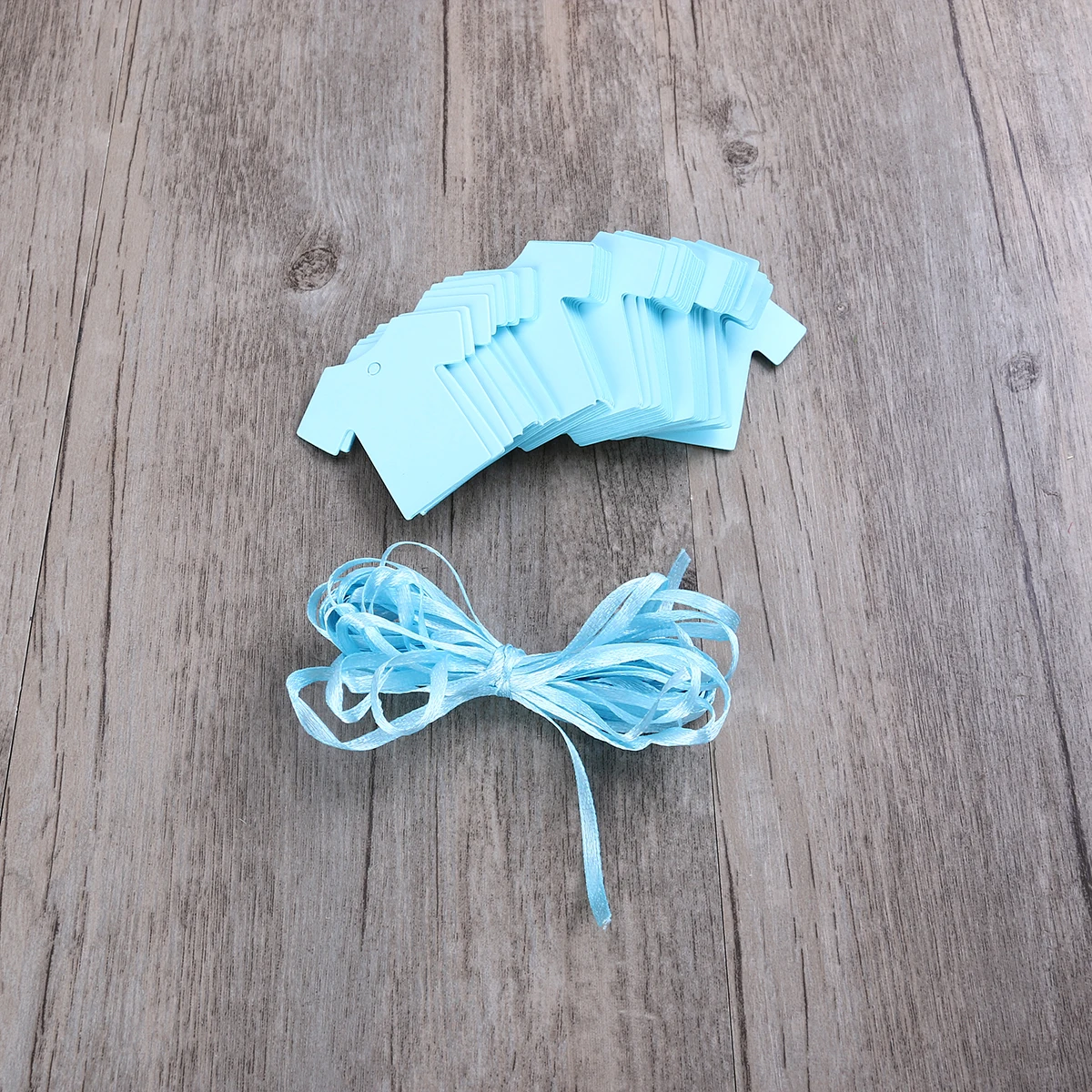 

100 Pcs Baby Shower Gift Label Paper Party Favor Tags Cloth Shape Wedding Scrapbooking