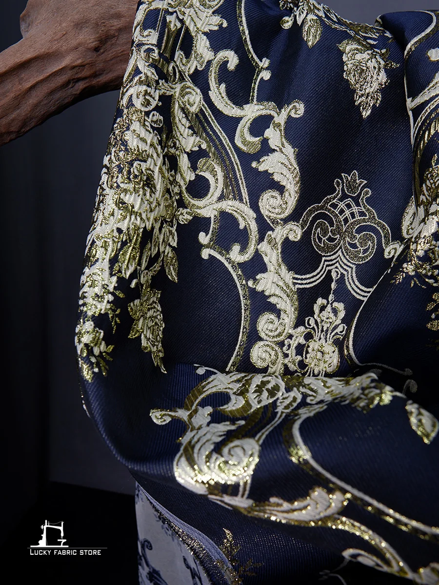 Classical European retro-style blended court fabric, bright silk three-dimensional texture embossed jacquard designer fabric