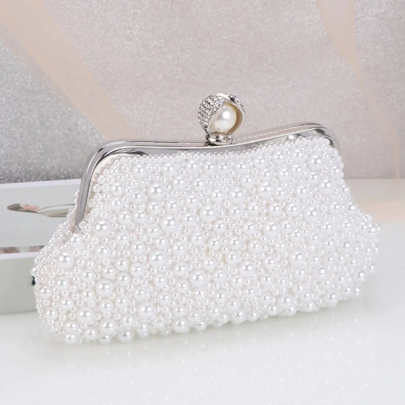 

Pleated Evening Bag Delicated Stylish Cheongsam Clutch Bag for Women Wedding Dinner Party Handbag Shoulder Bag with Metal Buckle