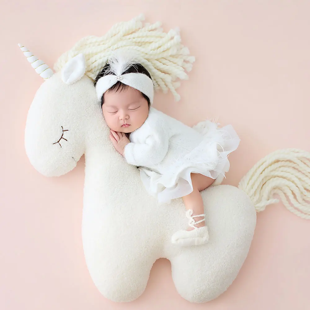 0-1 Month Newborn Photography Props White Horse Style Theme Knitted Outfits Baby Girl Skirt and Doll Pillow for Baby Posinging