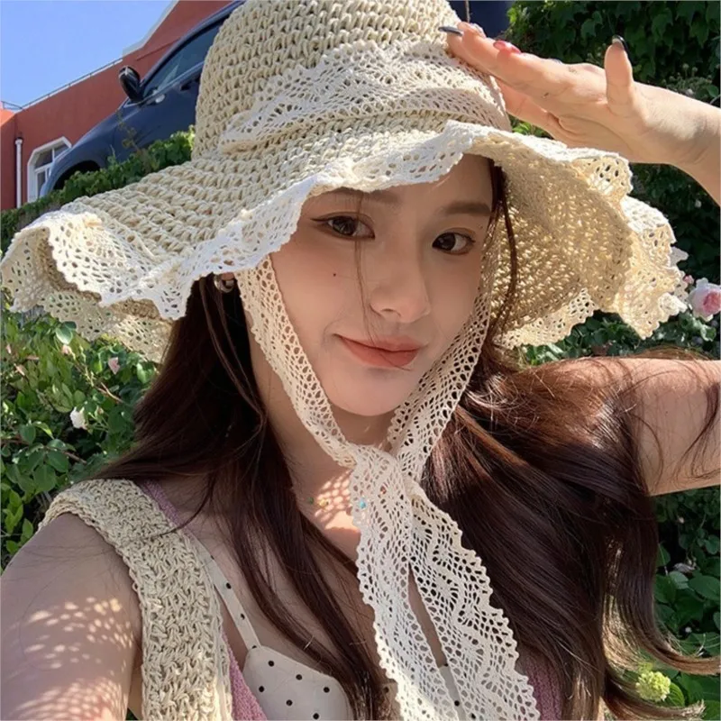 

A hat with lace-trimmed and hollowed-out design woman's for on the by seaside lace