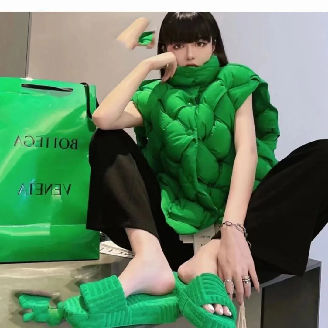 

Женский зимний новый модный пуховый жилет с воротником-стойкой, трендовый, с ромбовидной строчкой, из белого утиного пуха