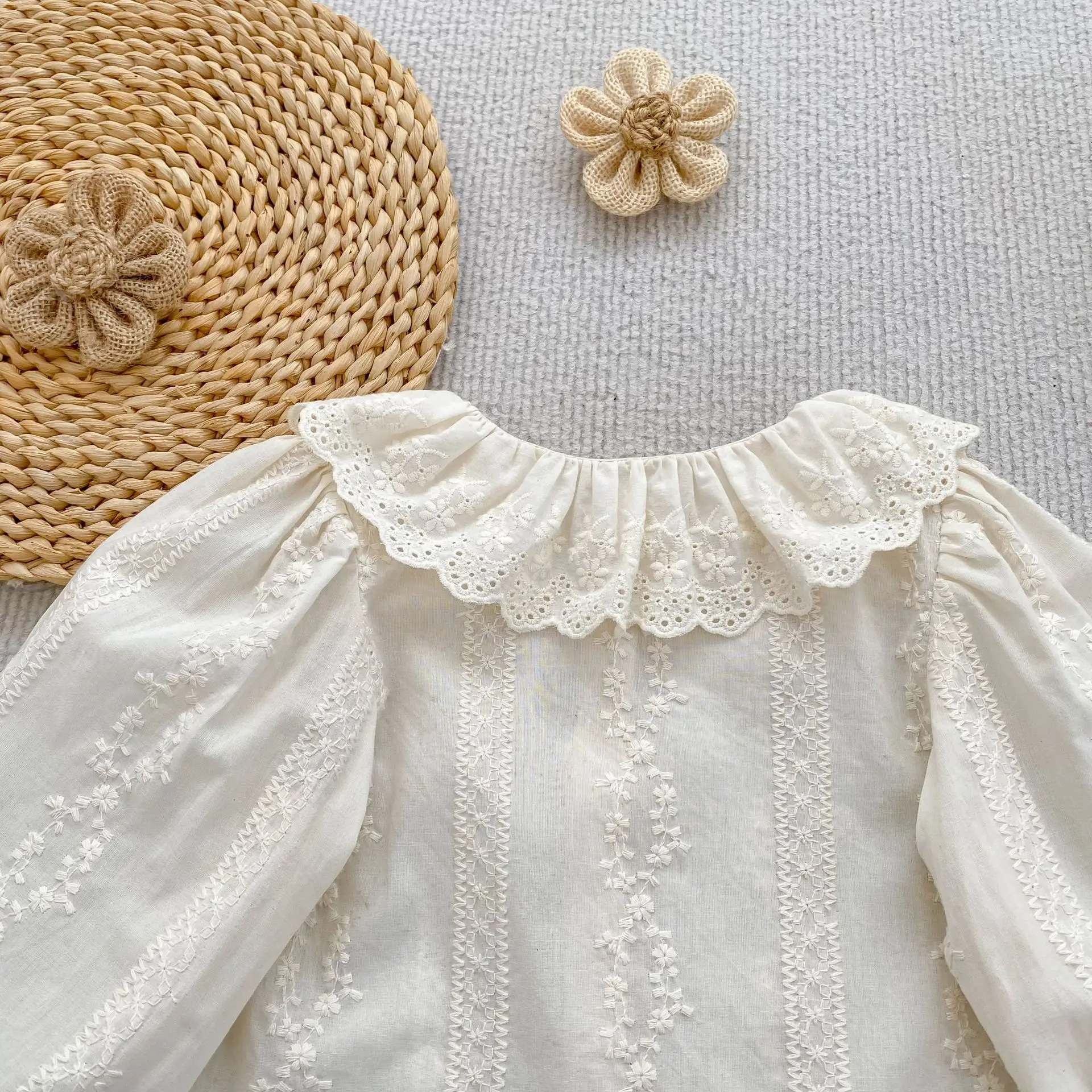Kleinkind Mädchen Spitzenbluse mit Peter-Pan-Kragen, Vintage-Stickerei, Langarm-Rüschenmanschette, Süße Kinder-Oberteile für Frühling und Herbst – Detail 8